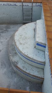 pool steps being repaired