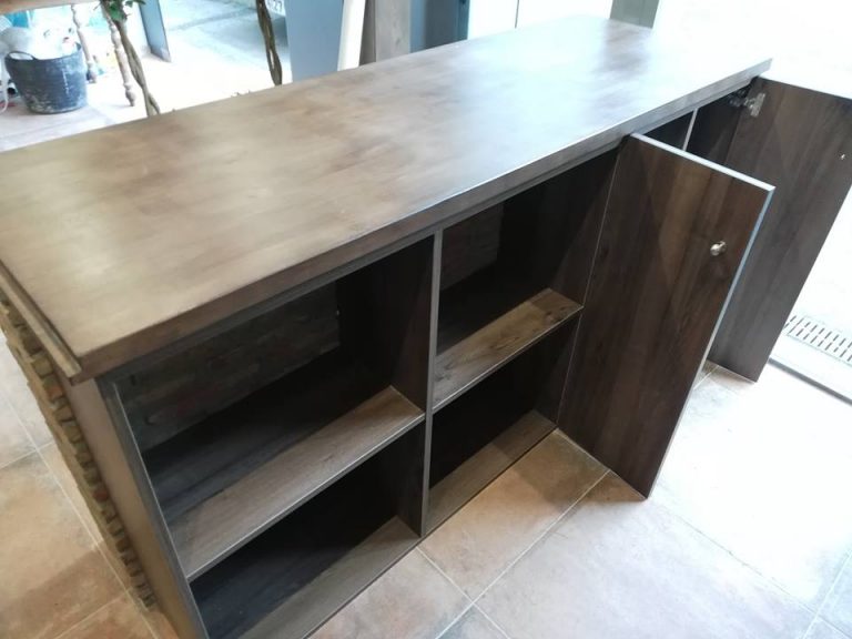 Built in Wardrobes, Cupboards, Doors, Flooring and Custom made furniture Specialised Build