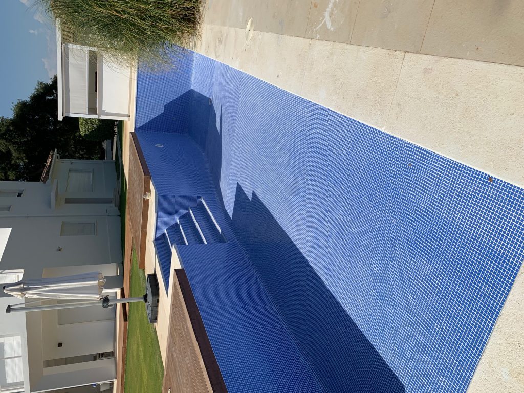 Re-tiled swimming pool, San Roque